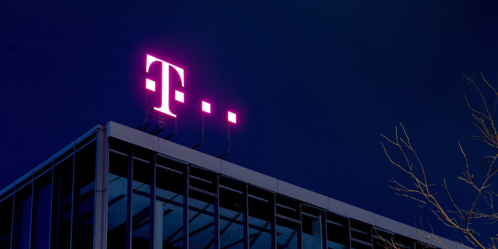 T-Mobile discloses data breach after SIM hijacking attacks