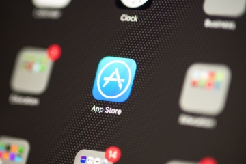 iPhone and Android owners urged to delete DOZENS of dubious apps now